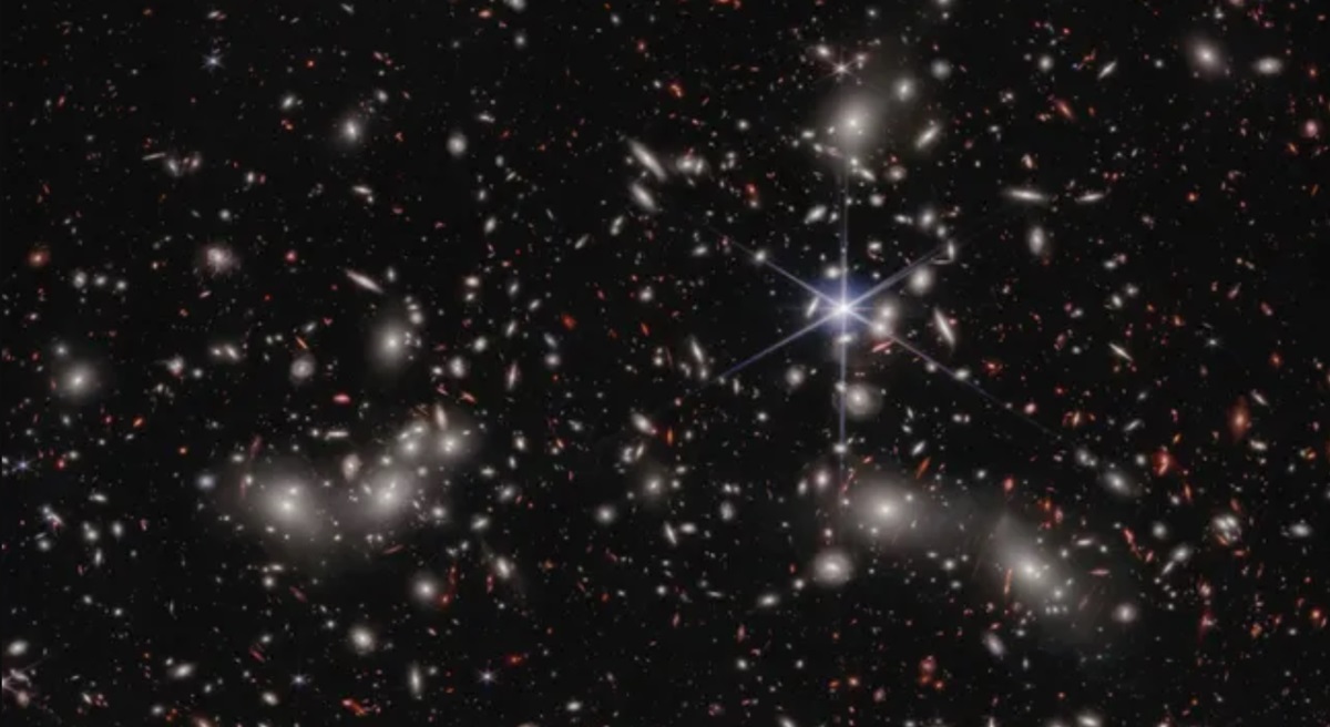Rymdteleskopet JSWT har upptäckt två omöjliga gamla galaxer som inte borde existera