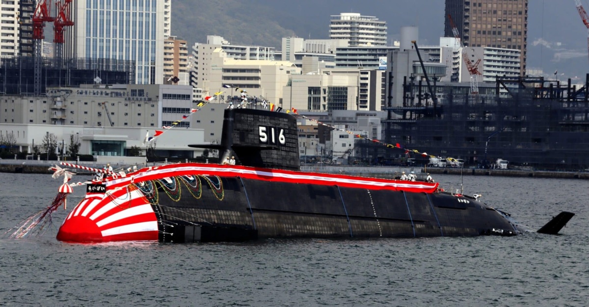 Kawasaki Heavy Industries har sjösatt ubåten JS Raigei, som kommer att få litiumjonbatterier, Typ 18-torpeder och Harpoon sjömålsrobotar