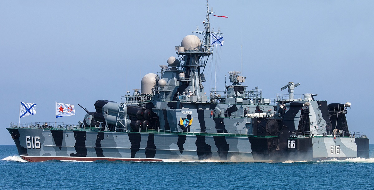 Ukrainsk experimentell drönare Sea Baby med 850 kg TNT träffade ryska missilfartyget Samum, som är bärare av Moskit sjömålsrobotar