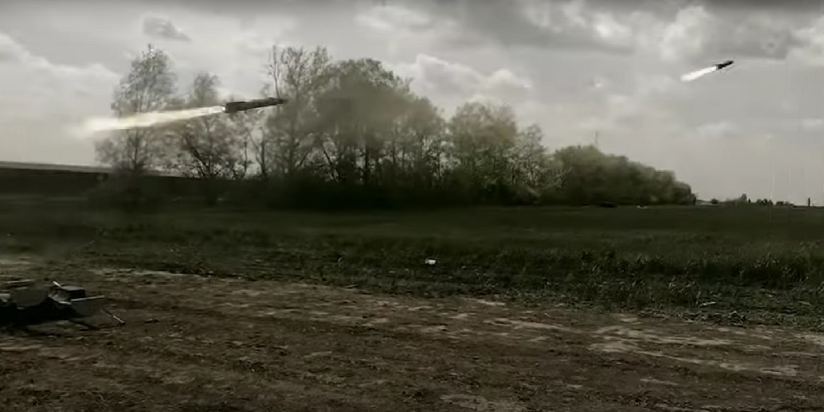 De ukrainska försvarsstyrkorna demonstrerade avfyrningen av tre brittiska Brimstone-antitankmissiler från en flygplanslavett för stridsflygplanet Eurofighter Typhoon