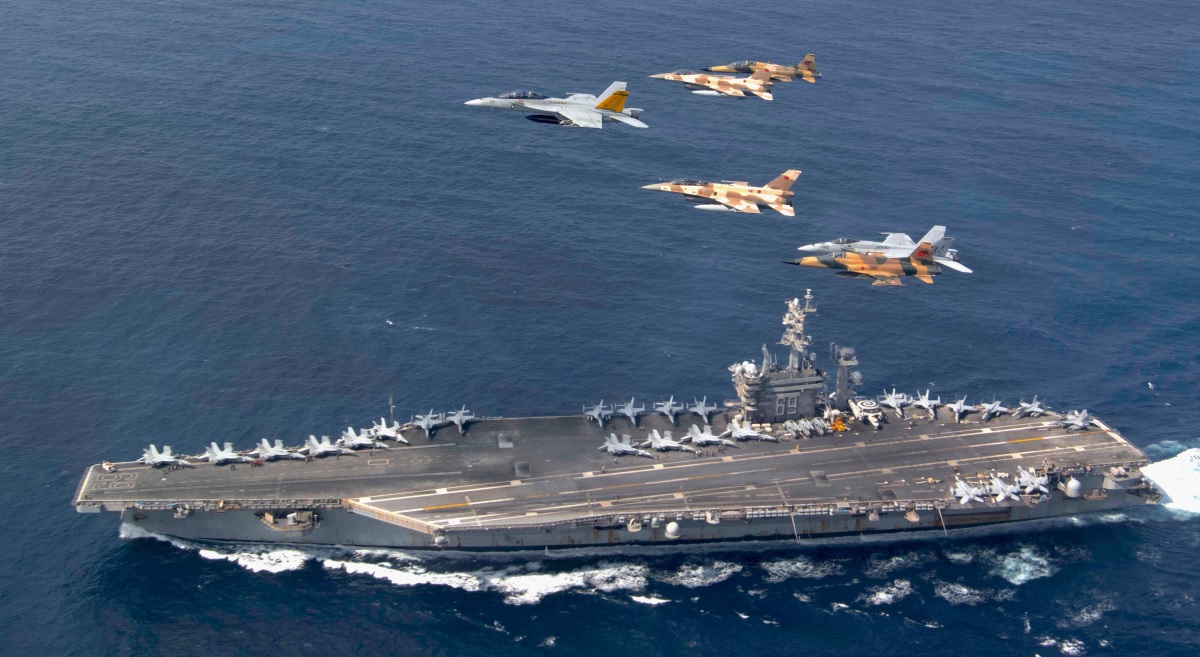 Efter USS Gerald R. Ford sänder USA hangarfartyget USS Dwight D. Eisenhower till Medelhavet för att stödja Israel
