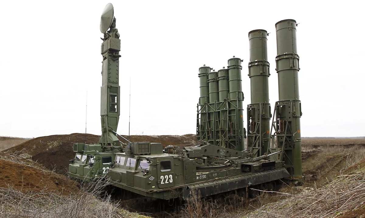 Ukrainas försvarsstyrkor har förstört ett mycket sällsynt ryskt S-300V4-system som kan skjuta ned ballistiska missiler