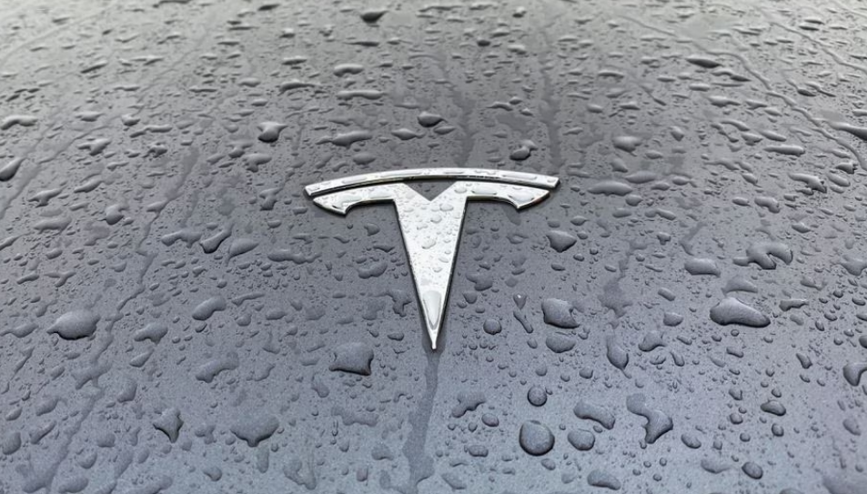Teslas autopilot kraschar in i parkerad lastbil i Pennsylvania