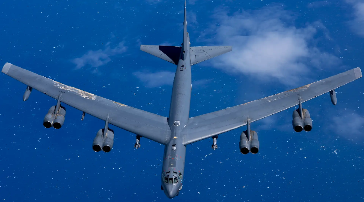 USA placerar ut de första B-52H Stratofortress kärnvapenbombplanen i Indonesien