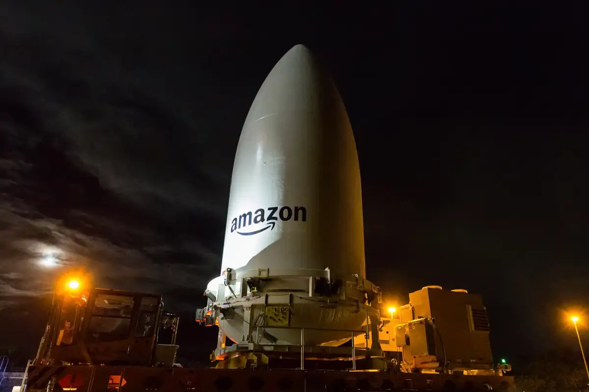 Amazon kommer att skicka upp de första Project Kuiper-internetsatelliterna i rymden i morgon för att konkurrera med SpaceX Starlink