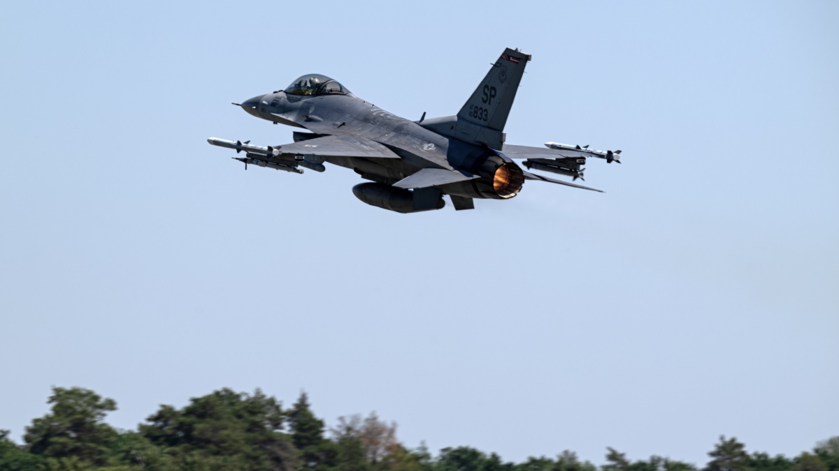 US Air Force har skickat fjärde generationens F-16 Fighting Falcon-plan till Polen istället för F-15E Strike Eagle-plan