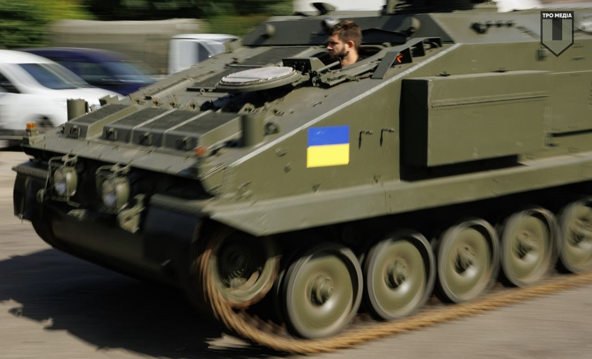 De ukrainska försvarsstyrkorna fick 15 brittiska pansarfordon av typen FV432, CVRT Stormer och CVRT Shielder