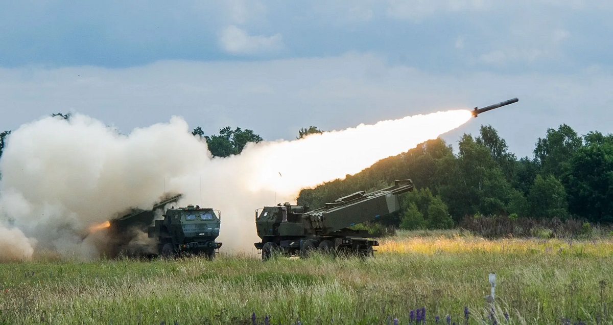 HIMARS förstör en sällsynt rysk 2S5 Giatsint-S haubits tillsammans med BM-21 Grad missilsystem och 2S1 Gvozdika artillerienhet