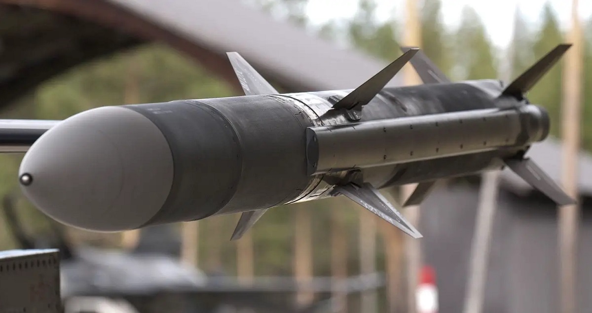 Under de kommande åren kommer Ukraina att få de mest avancerade AIM-120C-8 AMRAAM-flygplansmissilerna med en maximal räckvidd på 180 kilometer