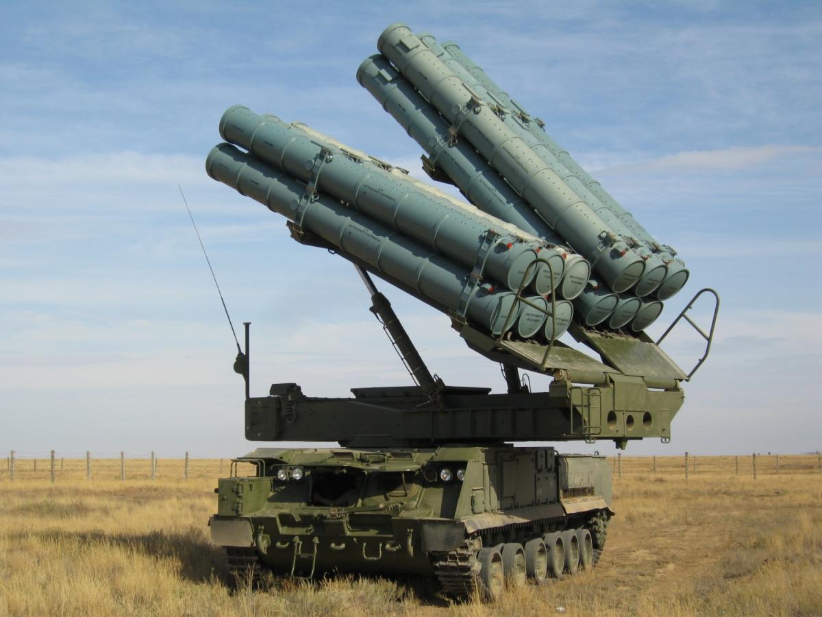 Den toppmoderna Buk-M3 SAM hindrade inte en drönare från att attackera ett oljeraffinaderi i Ryssland 300 km från frontlinjen