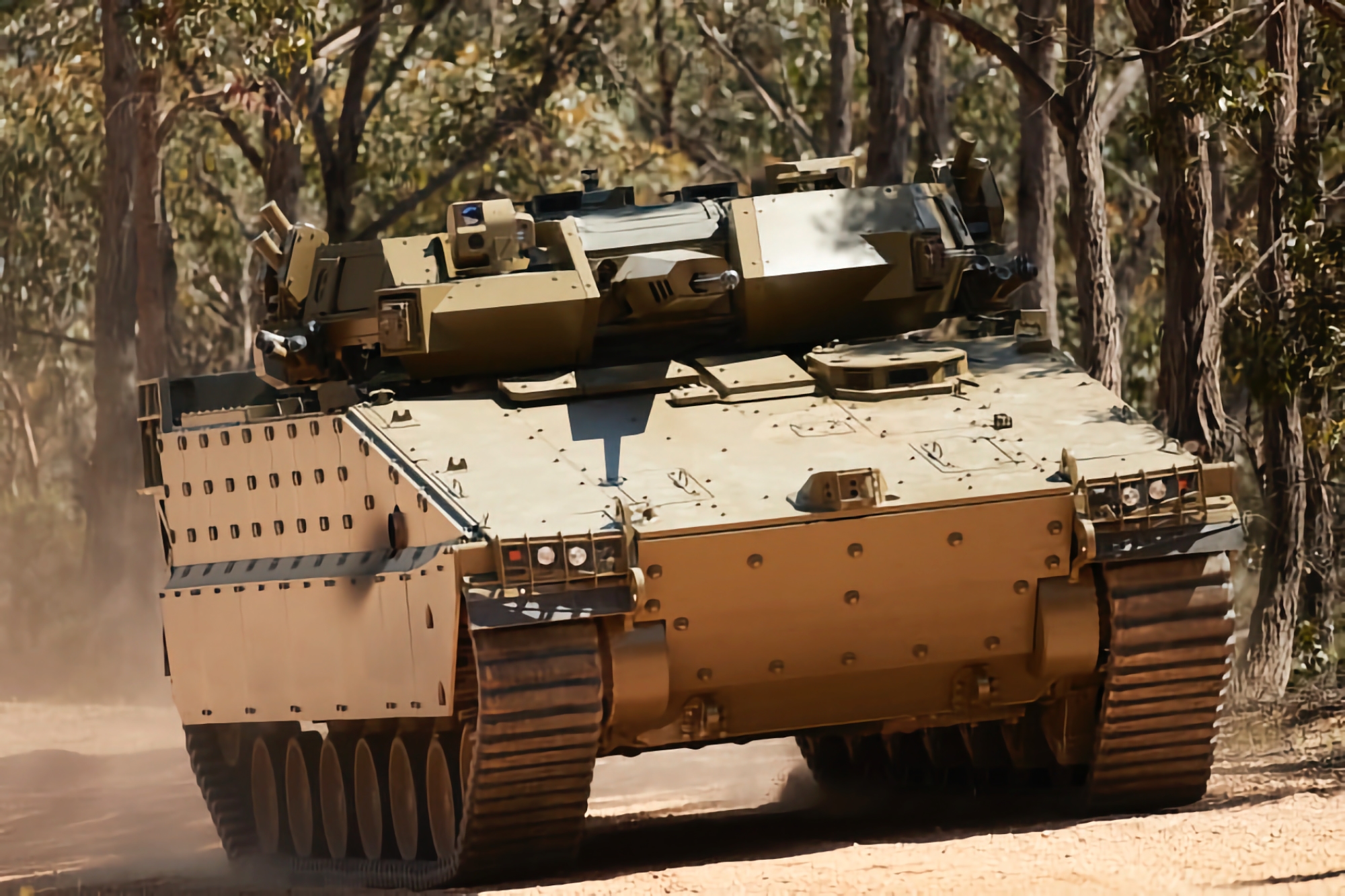 Australien köper 129 AS21 Redback avancerade infanteristridsfordon från Sydkorea