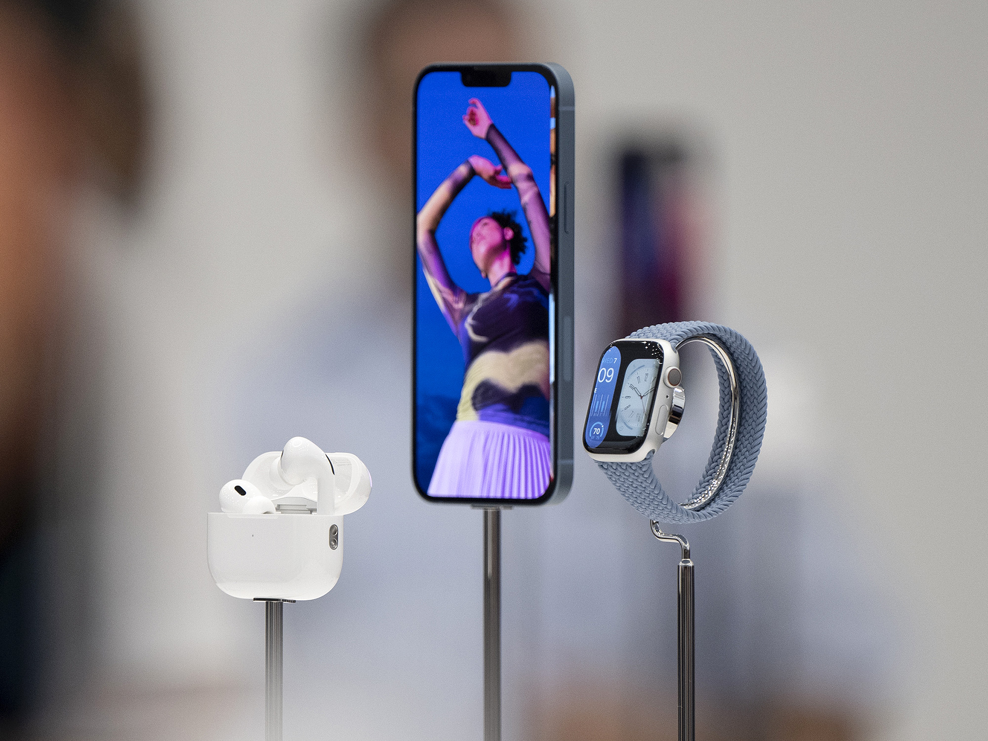 Apple kommer även att presentera AirPods Pro-hörlurar med USB-C vid lanseringen av iPhone 15 - Bloomberg