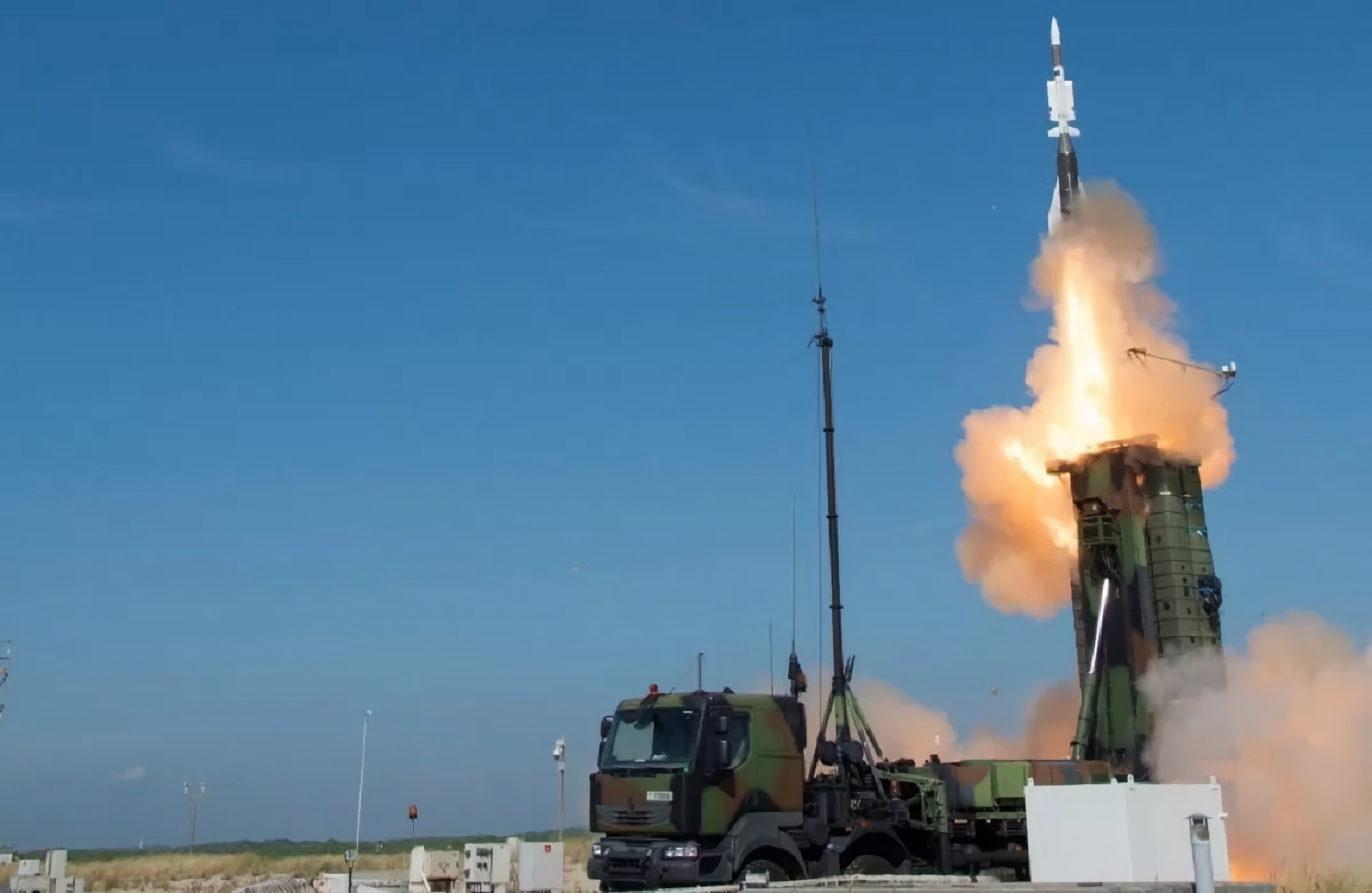 AFU använder Aster-15- och Aster-30-missiler med SAMP-T-systemet, som kan bekämpa luftmål på upp till 100 kilometers avstånd.