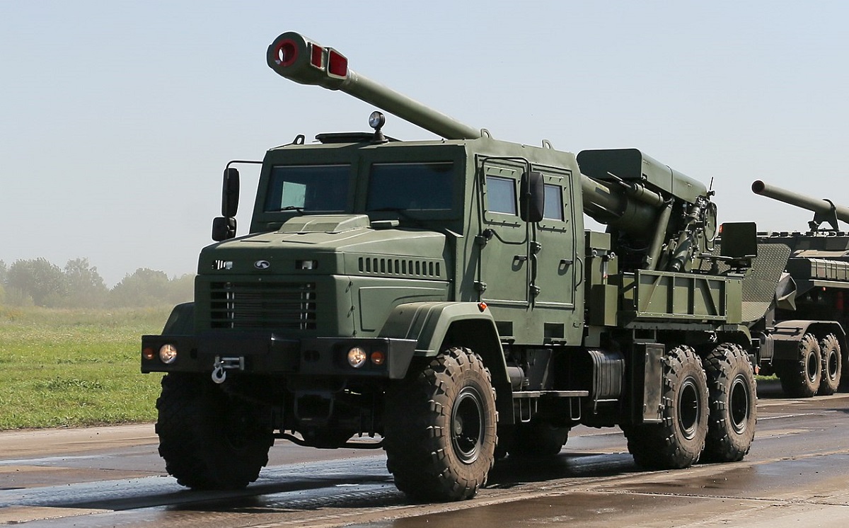Ny 2S22 Bogdana självgående haubits med 155 mm kanon upptäckt på ukrainska vägar för första gången