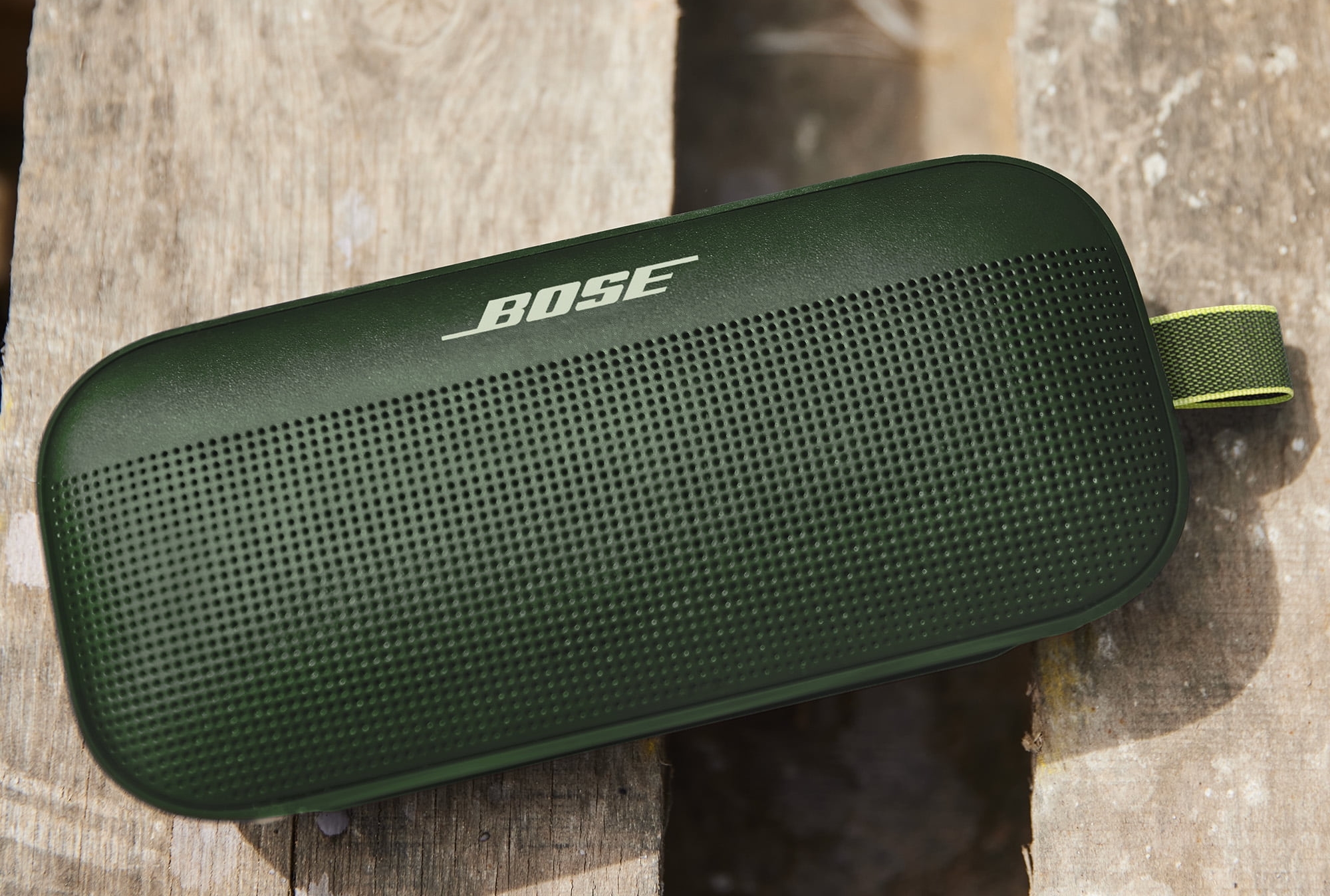 Bose Soundlink Flex med IP67-skydd och upp till 12 timmars batteritid är tillgänglig på Amazon för $ 119 ($ 30 rabatt)