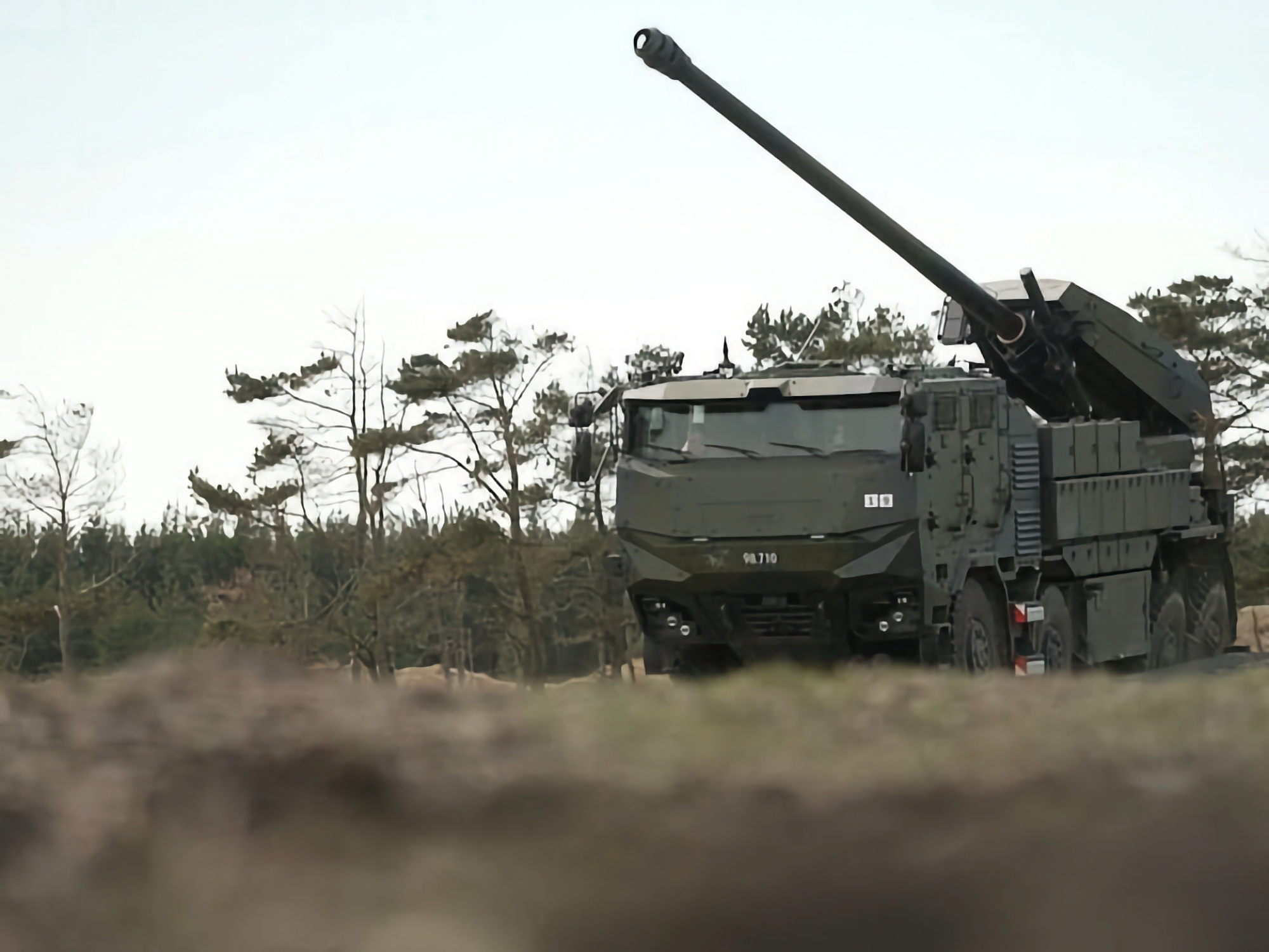 Ukrainas väpnade styrkor använder redan CAESAR självgående artillerienheter baserade på Tatra 8x8-chassier