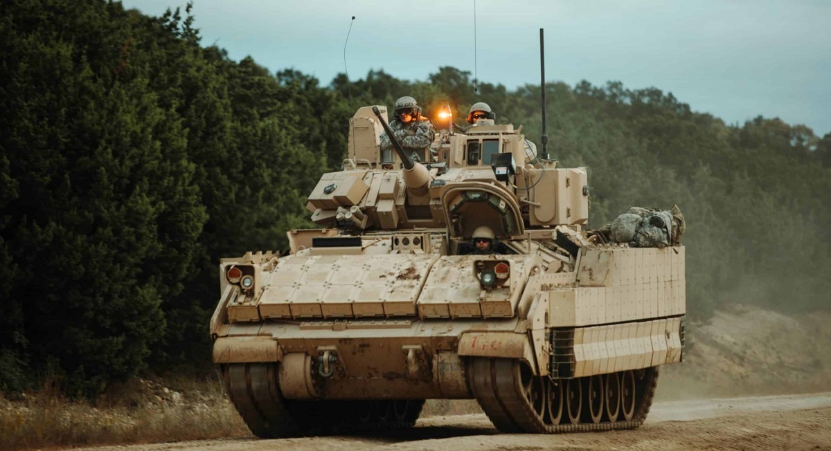 Amerikanska Rheinmetall och General Dynamics tävlar om ett potentiellt kontrakt värt 45 miljarder USD för konstruktion och tillverkning av XM30 som ska ersätta Bradley