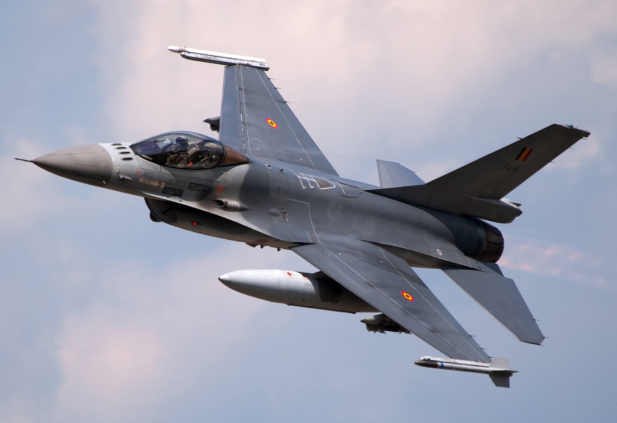 Belgien ska överföra 30 F-16 Fighting Falcon till Ukraina, första leveranserna inleds i år