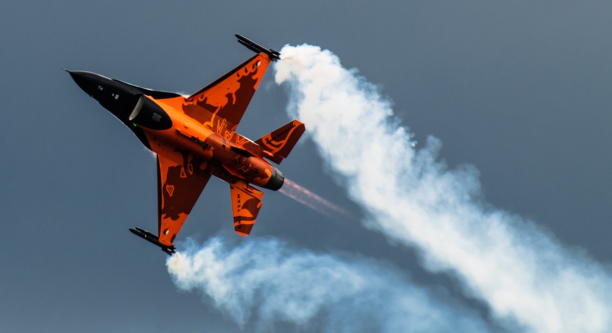 Nederländerna byter till F-35 Lightning II och har gått med på att ge Ukraina nästan alla sina F-16 Fighting Falcon-jaktplan av fjärde generationen