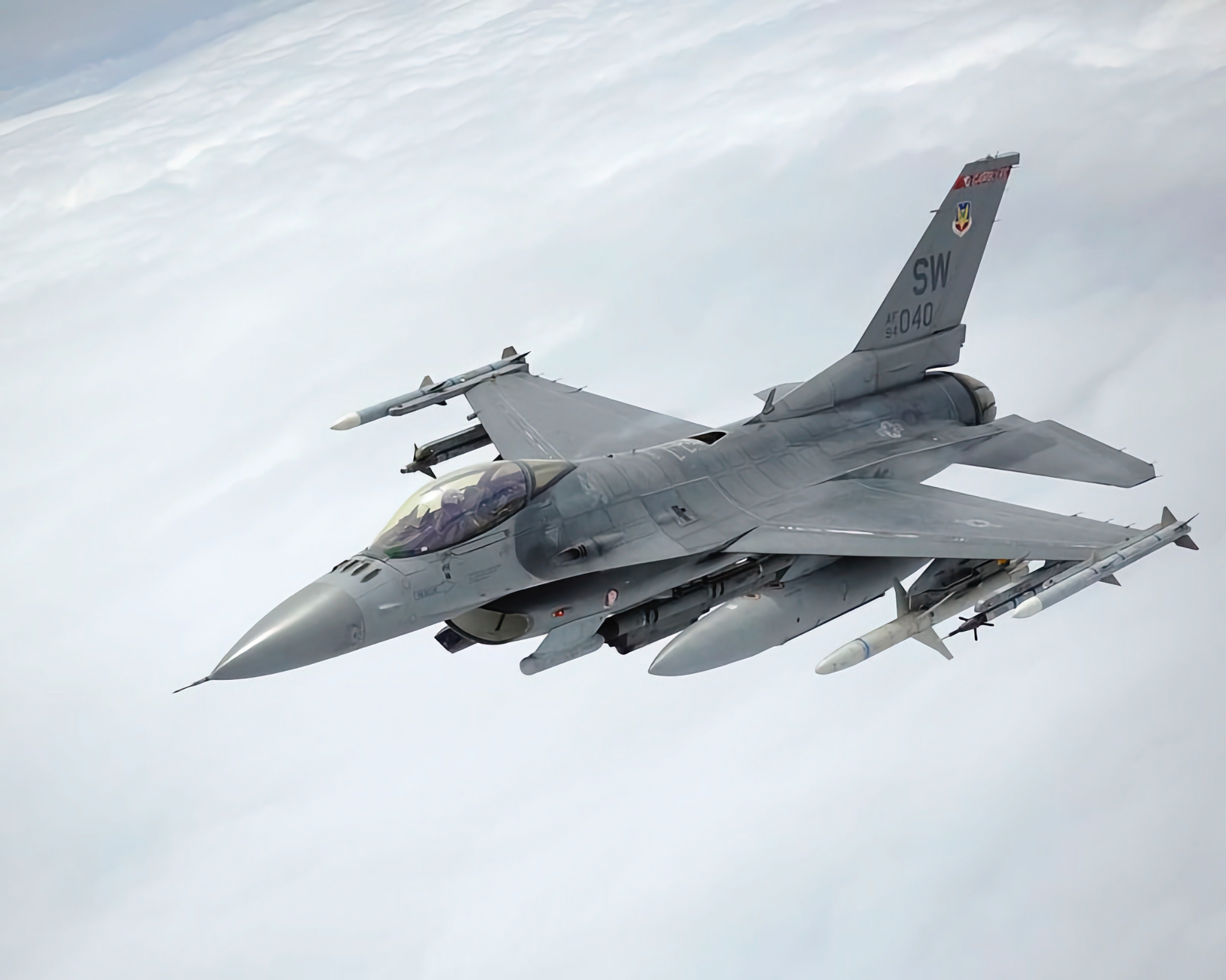 Tjeckien ska utbilda ukrainska piloter i F-16-plan och ge stridshelikoptrar till AFU