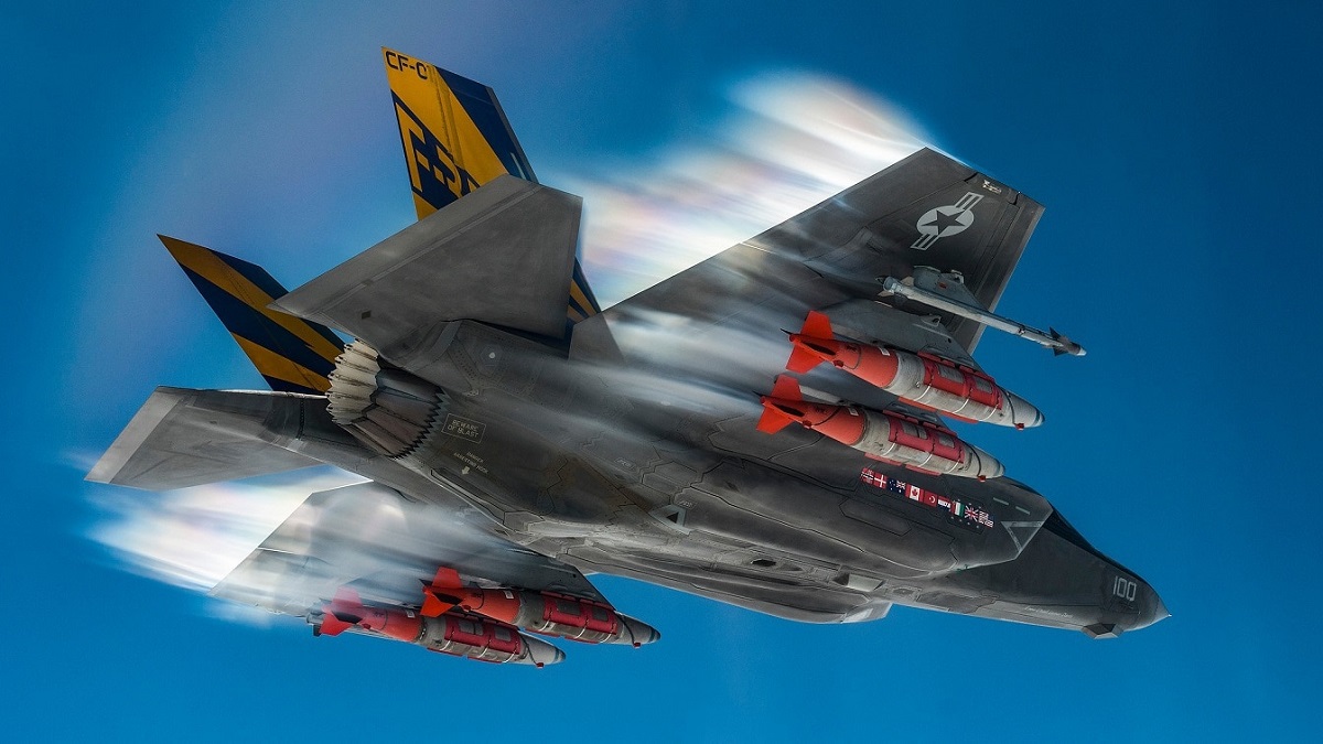 Pratt & Whitney har fått pengar för att stödja produktionen av F135-motorer till 118 F-35 Lightning II femte generationens stridsflygplan enligt ett kontrakt på 1,05 miljarder USD