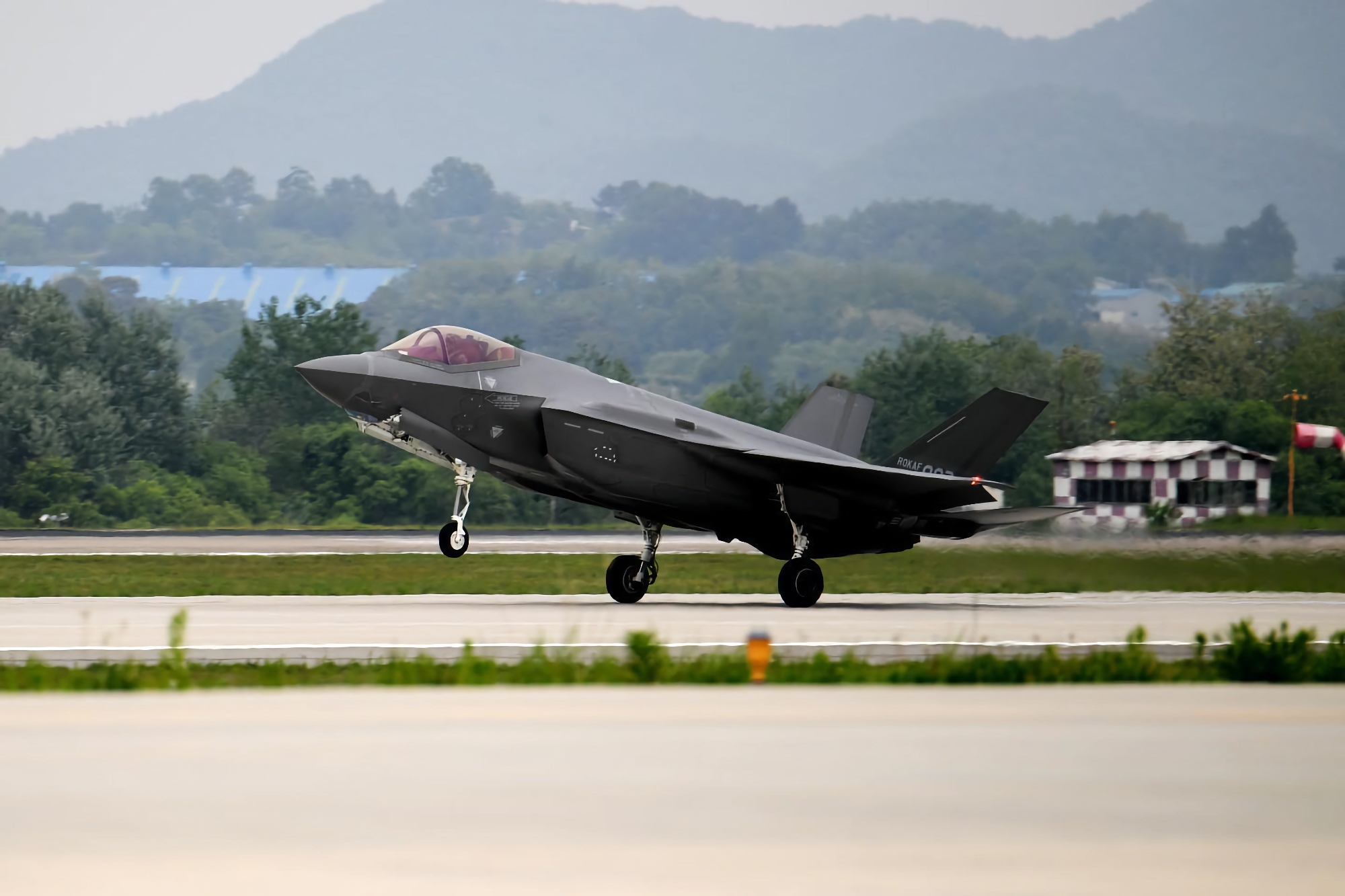 Sydkorea har beslutat att utöka sin flotta av femte generationens stridsflygplan av typen F-35 Lightning II