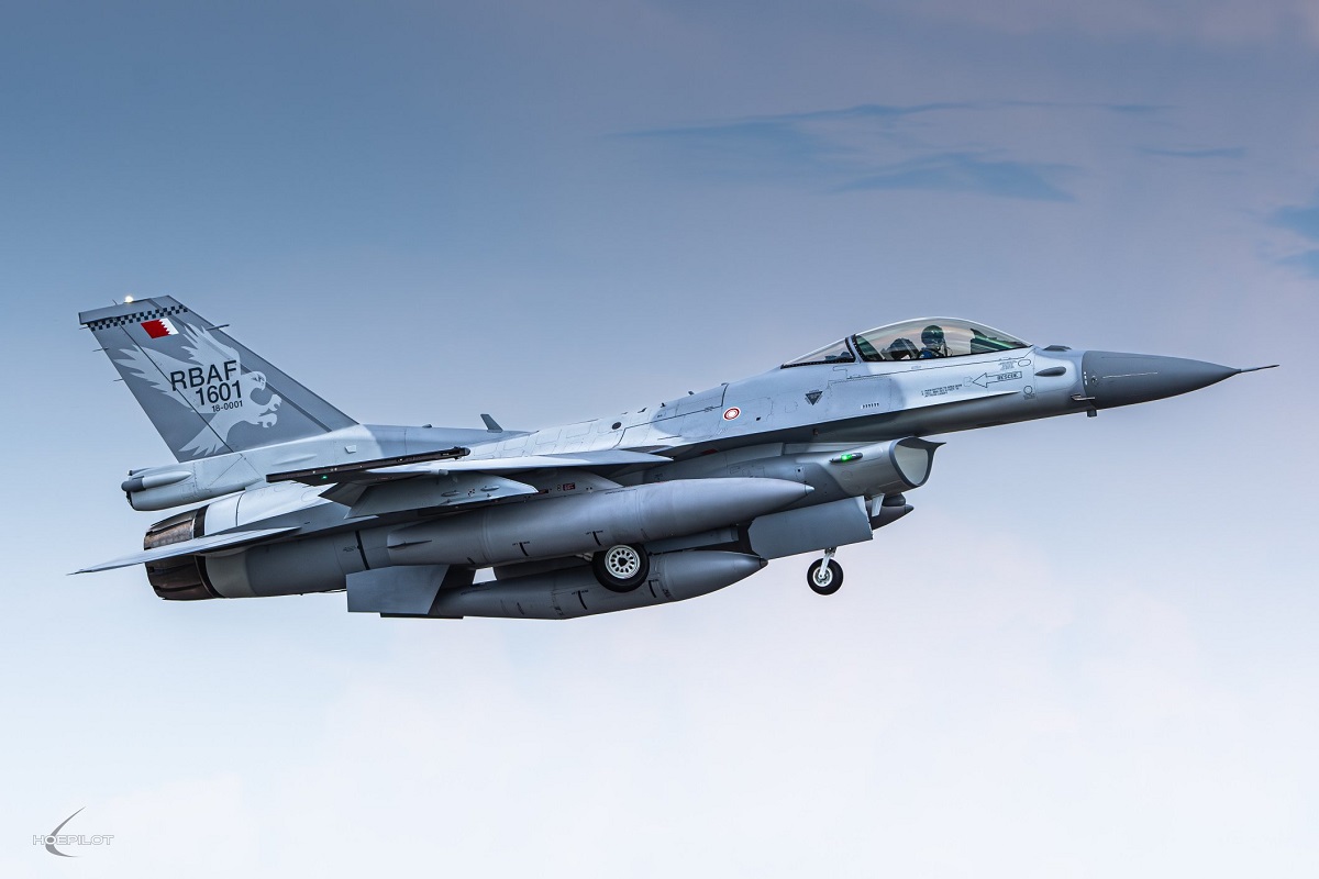 Lockheed Martin har överlämnat det första moderniserade F-16 Block 70 Generation 4++ stridsflygplanet till Royal Bahraini Air Force enligt ett kontrakt värt 1,12 miljarder USD