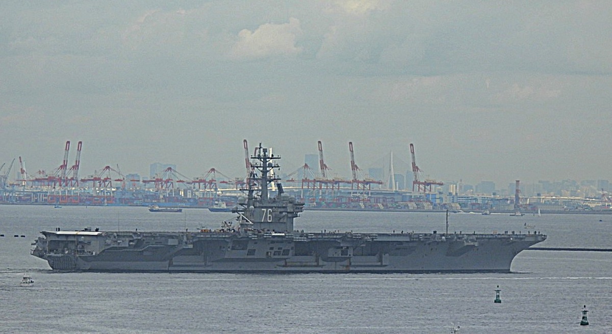 Hangarfartyget USS Ronald Raegan kunde lämna Japan på det sjunde försöket tillsammans med missilkryssaren USS Antietam