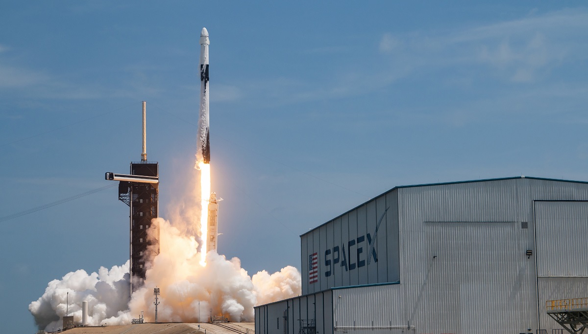 SpaceX skickar upp Cargo Dragon med proviant och forskningsutrustning i omloppsbana
