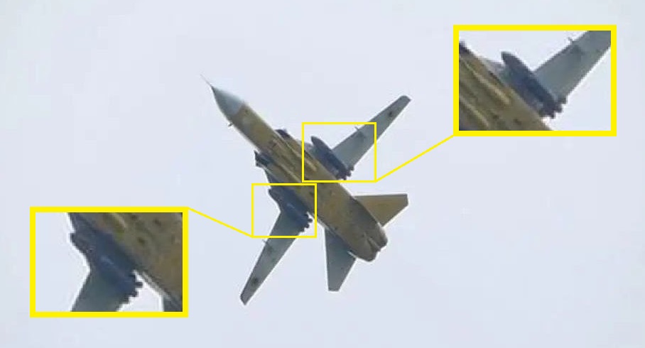 Ukrainskt bombplan Su-24M med två Storm Shadow-missiler visas på riktigt foto för första gången