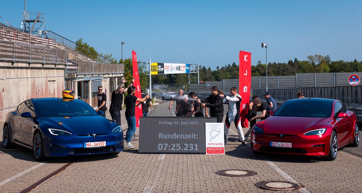 Tesla Model S Plaid sätter nytt banrekord på Nürburgring och slår Porsche Taycan Turbos S med 8 sekunder