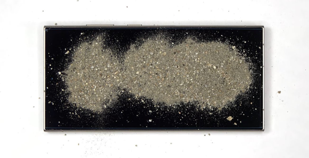 Droppar, sand och en borr: Samsung Galaxy S24 Ultra klarade hållbarhetstestet