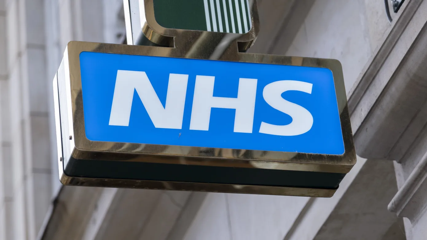 Storbritannien inrättar fond på 21 miljoner pund för att införa AI i National Health Service