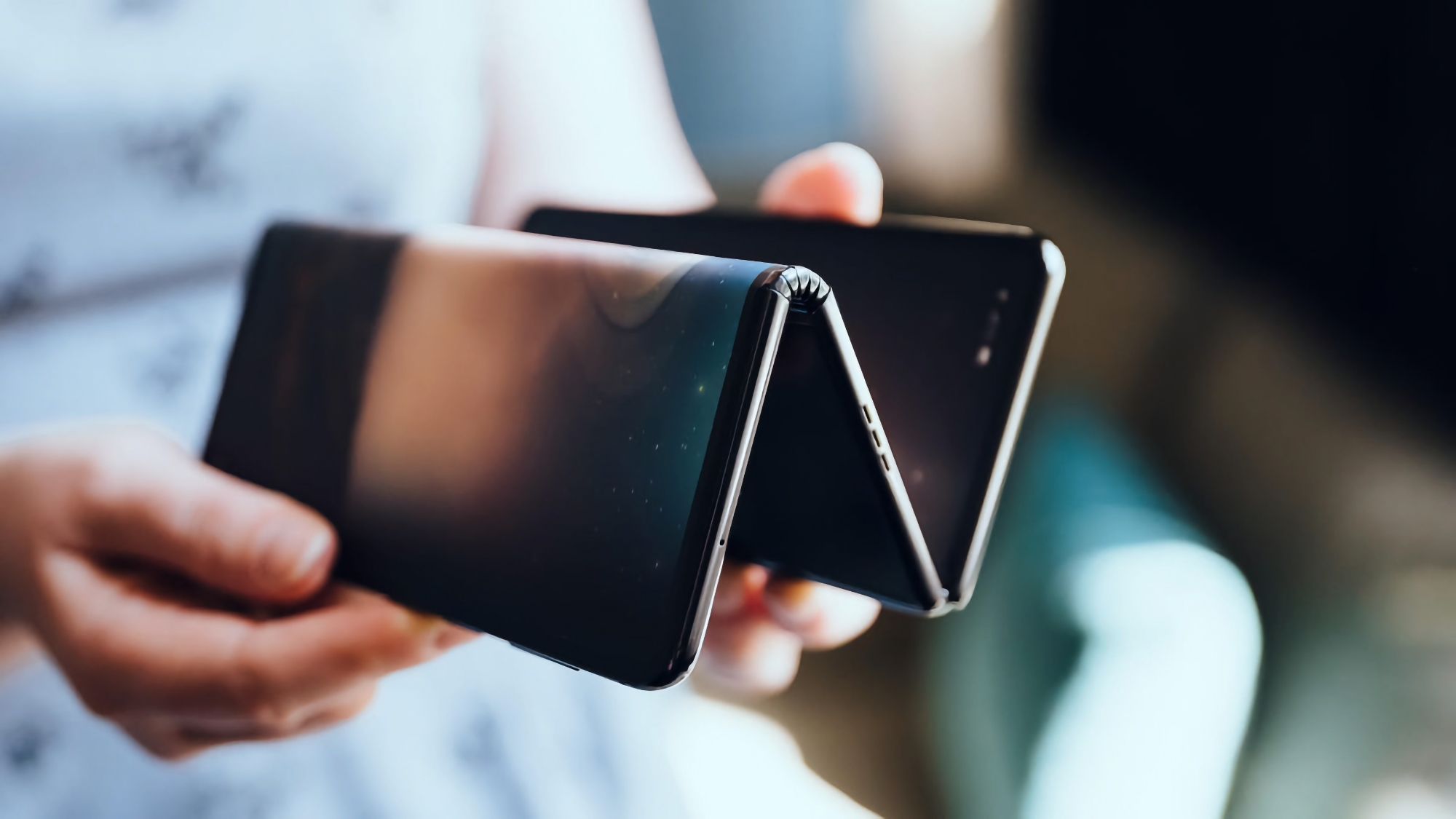 Insider: Huawei arbetar med en trippelfällbar smartphone, nyheten kommer att visas på sommaren