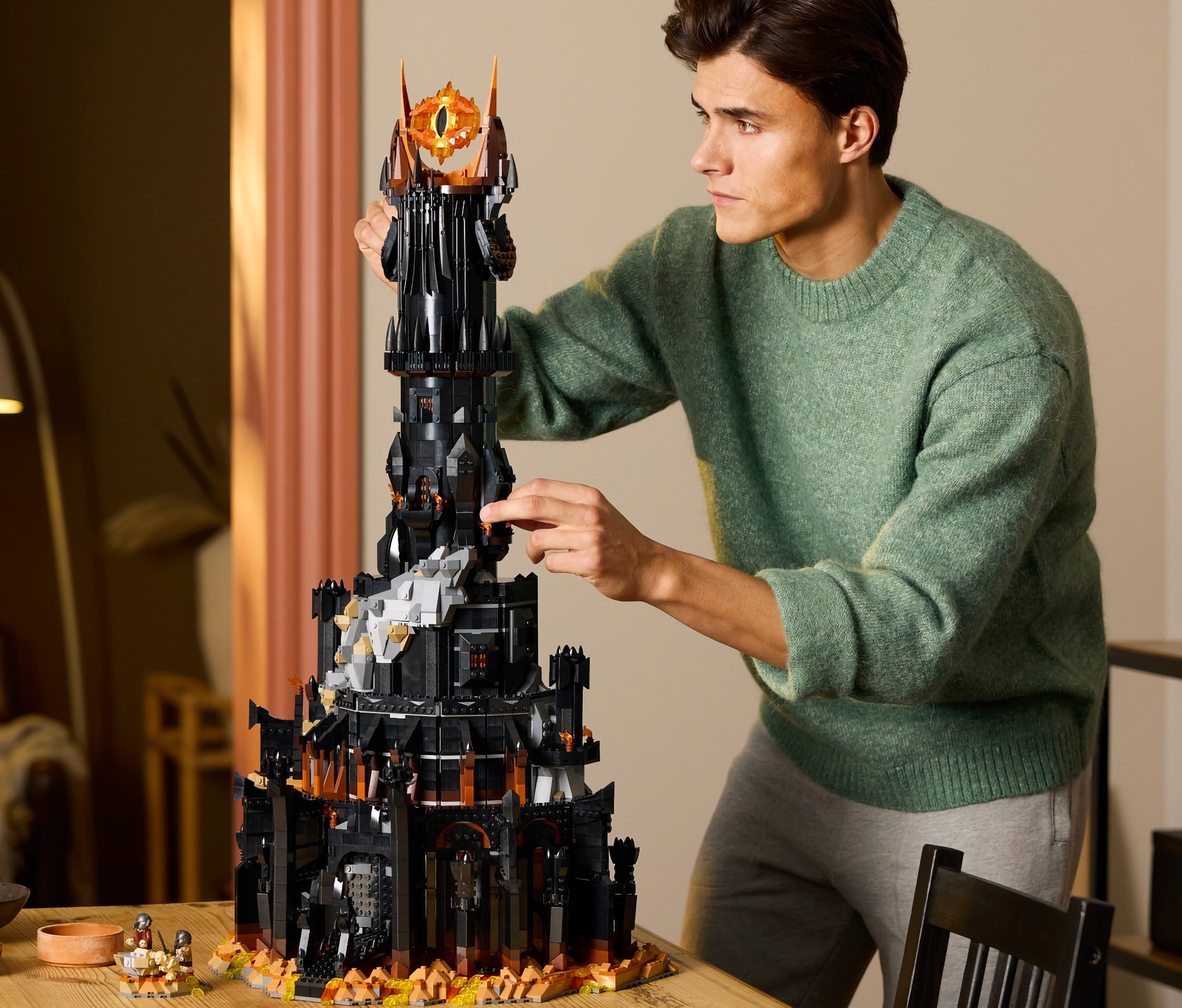 En prislapp på 459 dollar och 5 471 delar: LEGO och Warner Bros. tillkännagav Lord of the Rings: Barad-Dûr set