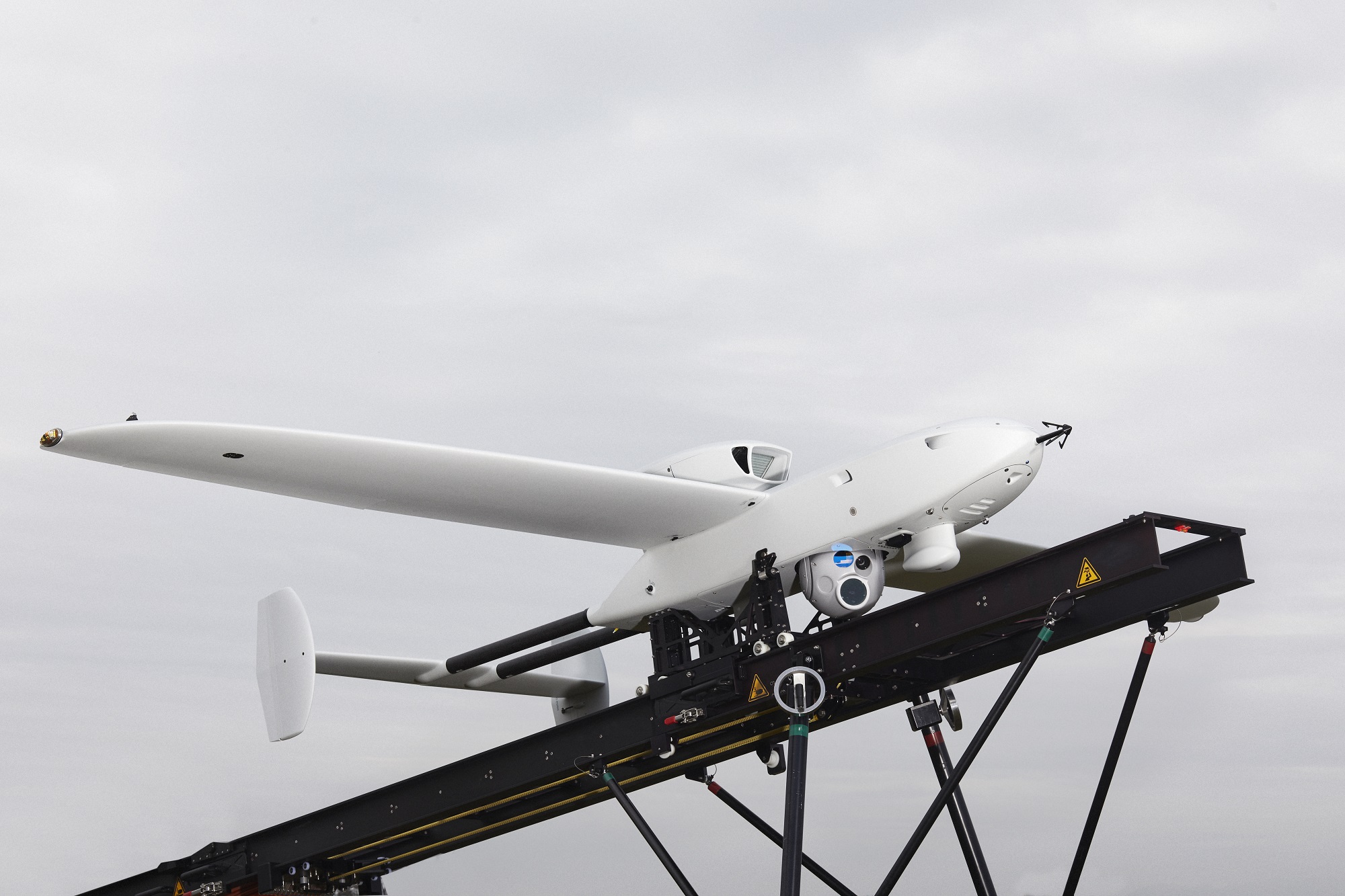 Tyskland köpte moderna spanings-UAV:er av Rheinmetall för Ukraina Luna NG, drönare som kan stanna i luften i mer än 12 timmar och överföra information på ett avstånd av mer än 100 kilometer