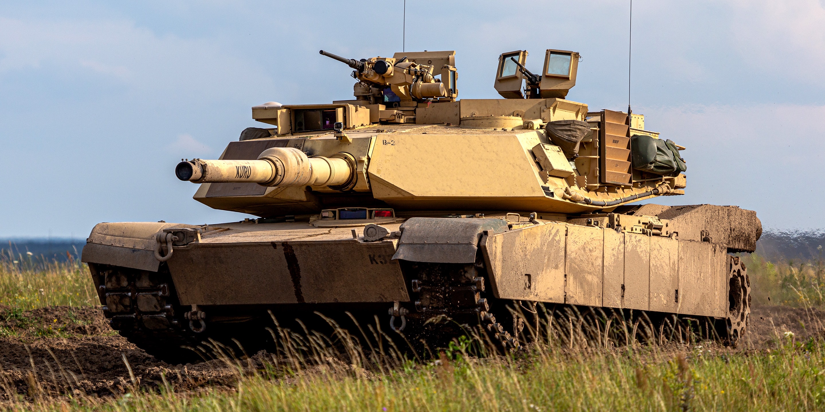 Mer än 200 ukrainska militärer har slutfört ett utbildningsprogram för att använda M1 Abrams-stridsvagnar i Tyskland, men de kommer inte att återvända till slagfältet ännu