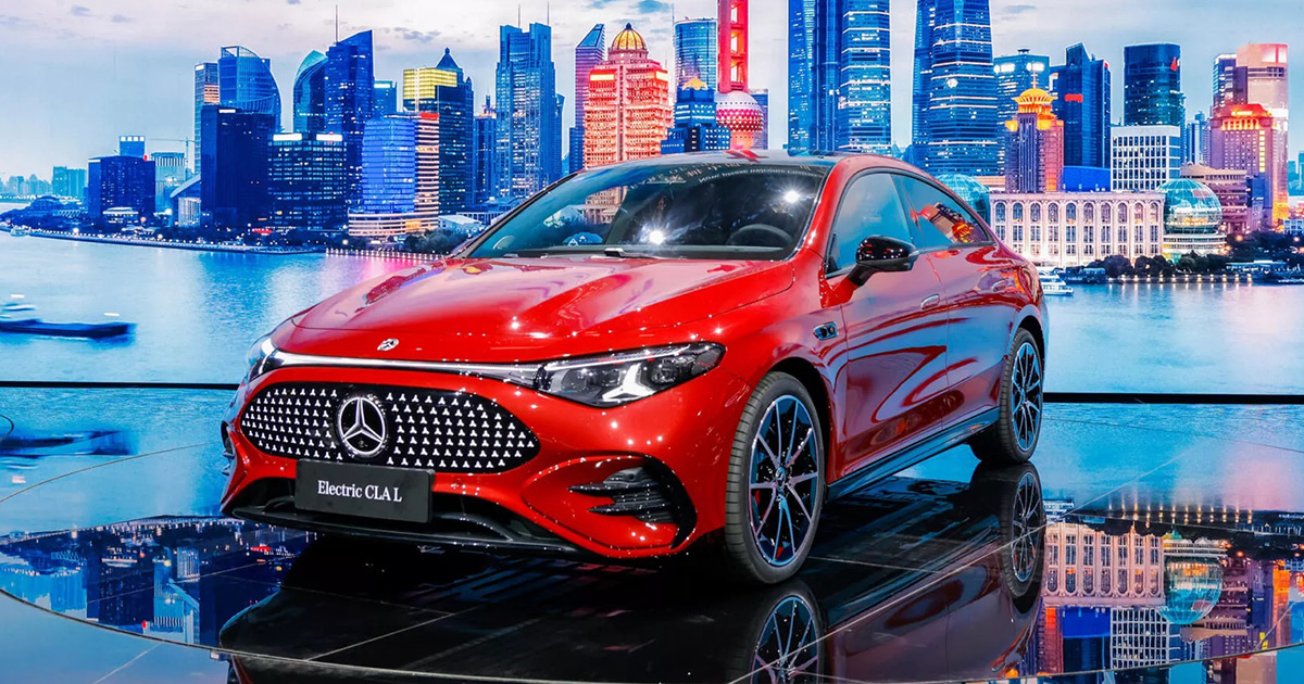 Dyk ner i Mercedes-Benz CLA L: En Glimt av Lyx och Prestanda