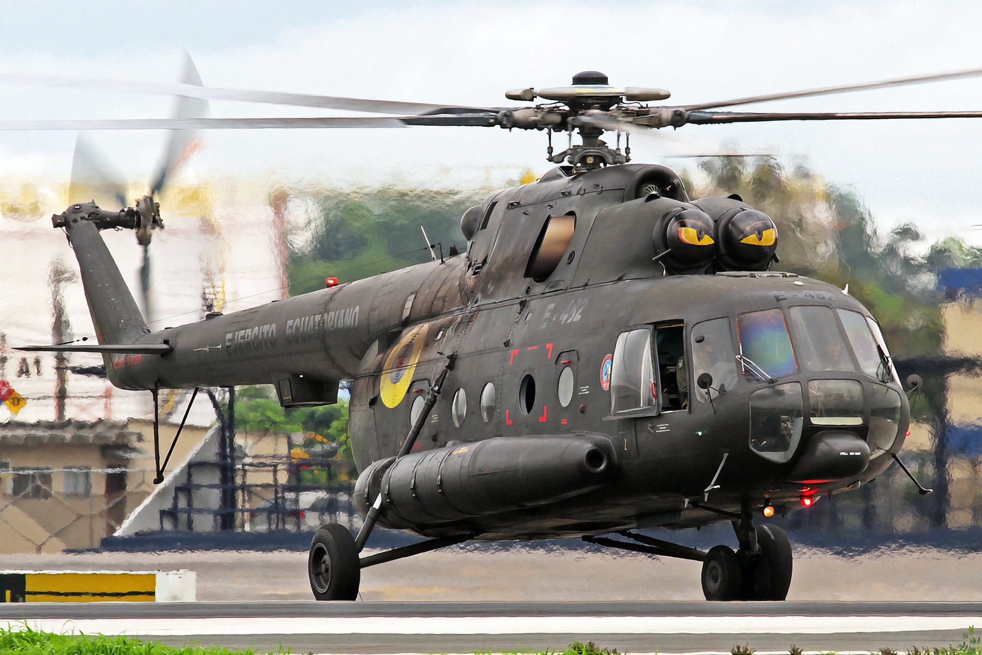 Källa: Ecuador kommer att överföra Mi-17-helikoptrar till Ukraina och kommer i gengäld att få UH-60 Black Hawk-helikoptrar från USA.