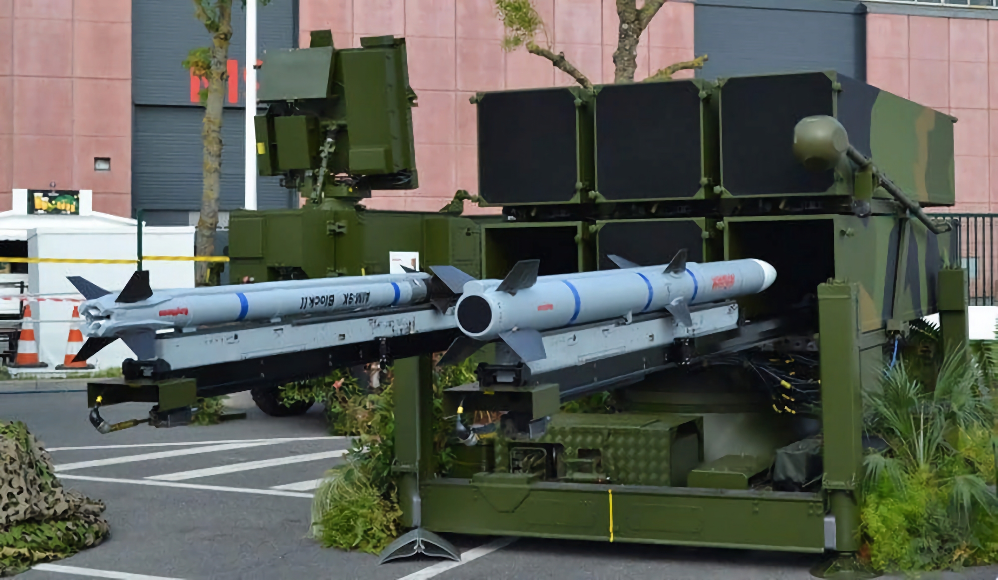 AFU har i tjänst NASAMS 3:e generationen med AIM-9X Sidewinder-missiler, detta är den senaste versionen av luftvärnsrobotsystemet