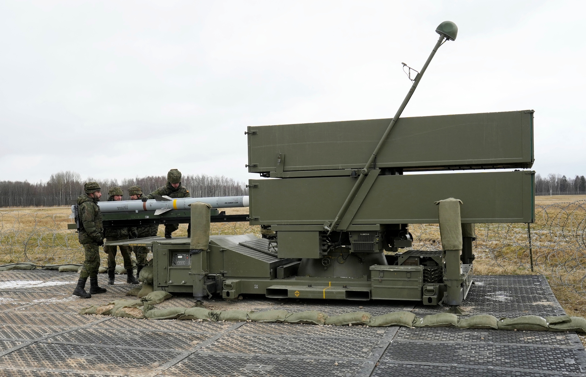 NASAMS-ammunition, AIM-9M-missiler, Javelin APC och artillerigranater: USA tillkännager nytt militärt stödpaket på 150 miljoner dollar till Ukraina