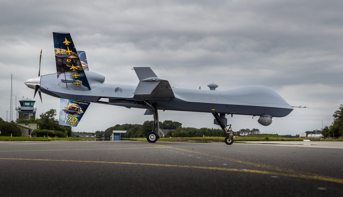 Royal Netherlands Air Force har fått sin första MQ-9A Reaper multirole-drönare värd 30 miljoner dollar, som kommer att beväpnas med GBU-12-bomber och AGM-114 Hellfire II-missiler