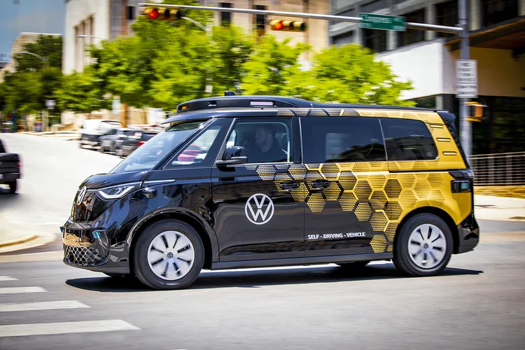 Volkswagen testar ID Buzz självkörande skåpbilar på allmän väg i Austin, USA