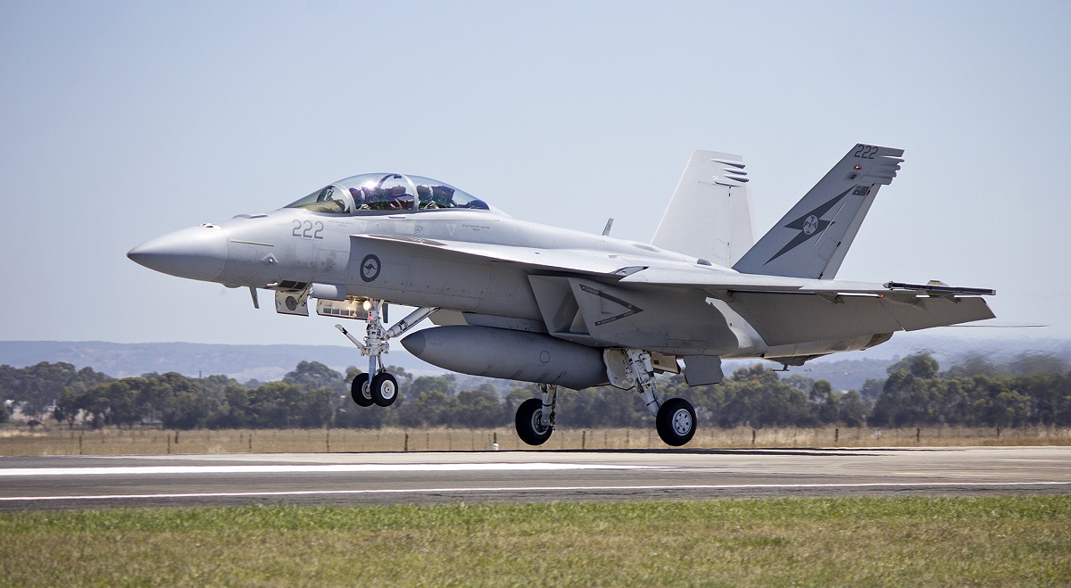 Royal Australian Air Force kommer att modernisera och förlänga livslängden för F/A-18E/F Super Hornet med 10 år för att fylla bristen på stridsflygplan