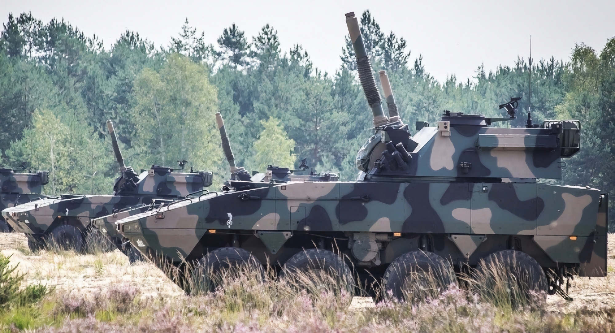 Den polska armén har mottagit en ny omgång 120 mm Rak självgående granatkastare med en räckvidd på upp till 12 km