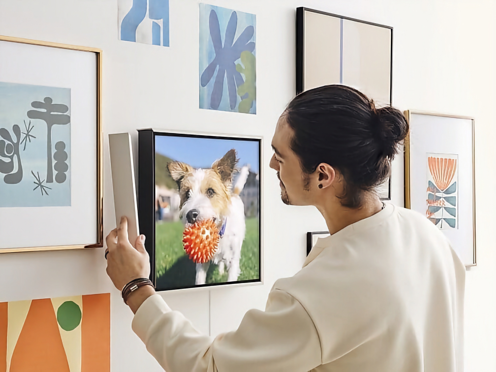 Samsung presenterade HW-LS60D/ZA Music Frame: en trådlös bildramhögtalare med stöd för Dolby Atmos, Spotify och Tidal