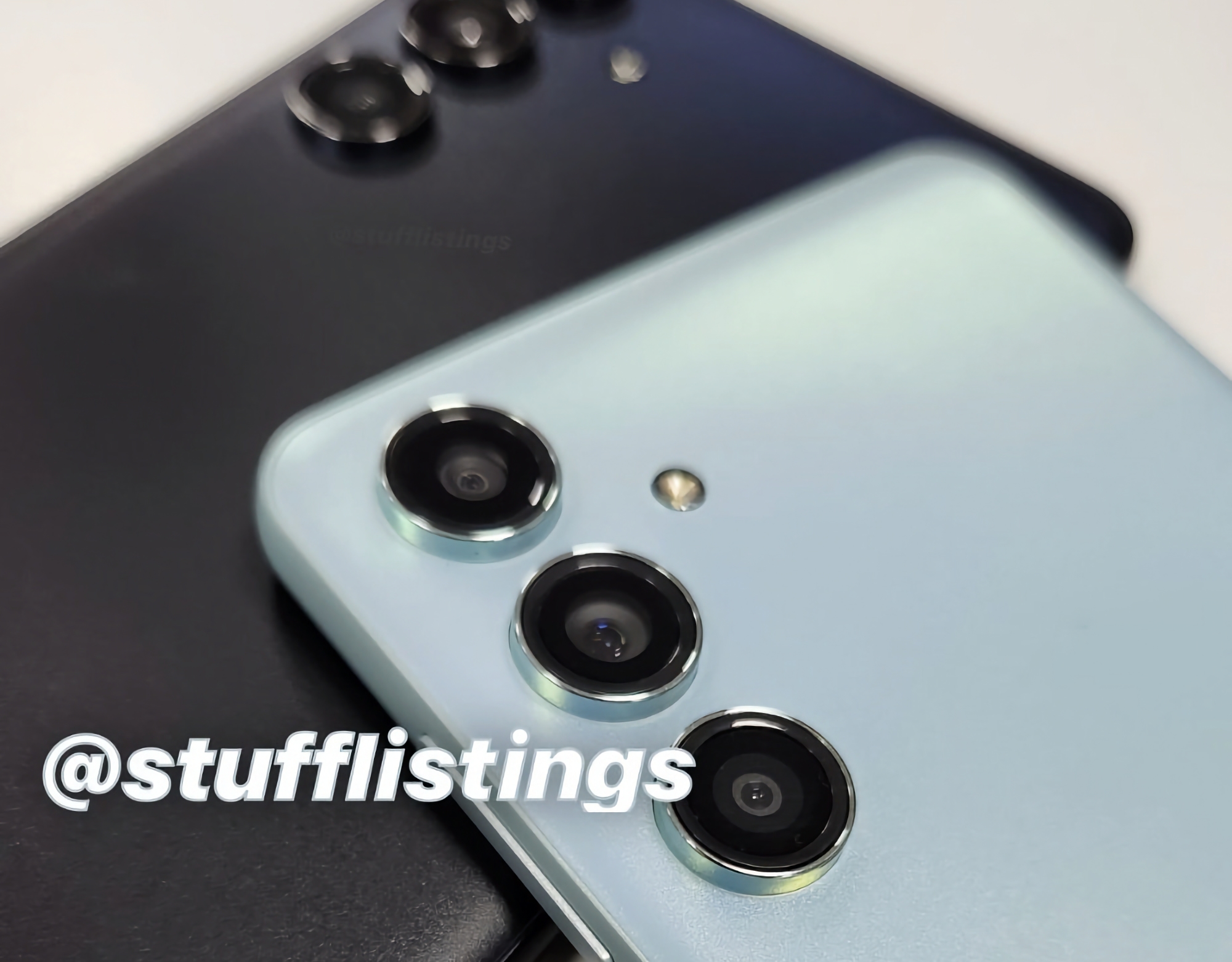 Samsung Galaxy M55 5G i två färger och med trippelkamera har dykt upp på bild