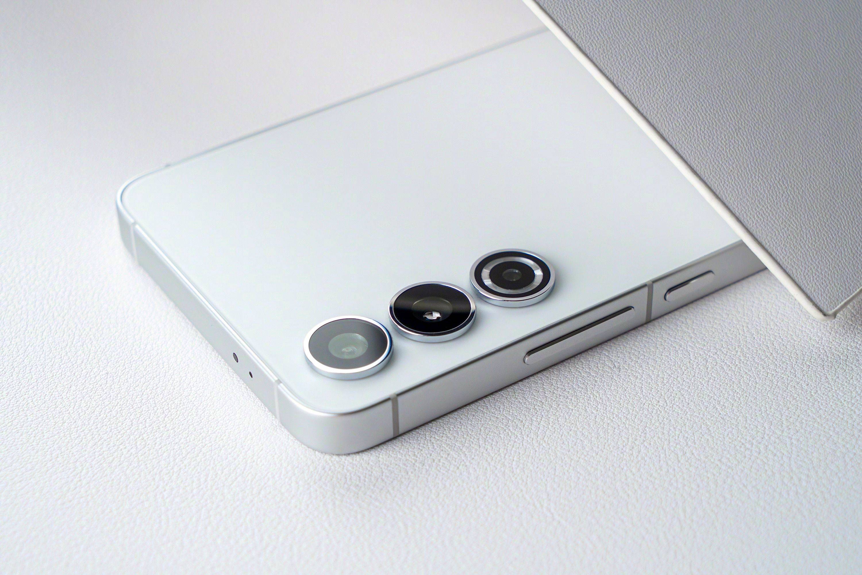I iPhone-stil: Samsung Galaxy S24 och S24+ kommer att få en uppdaterad design med platta ramar på sidorna
