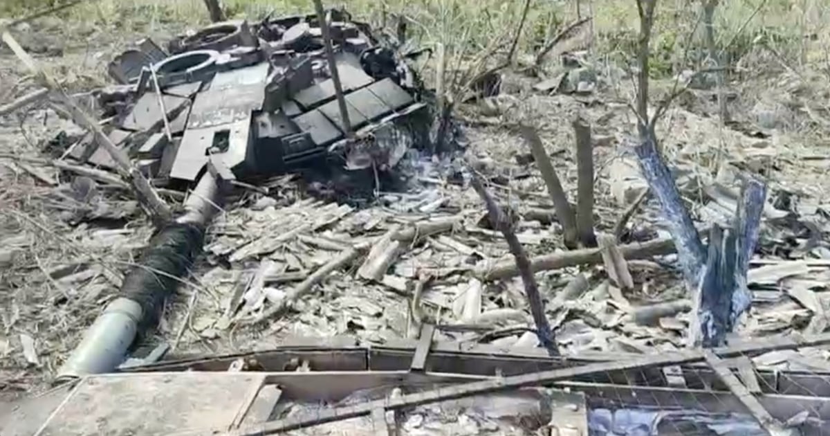 "Inga verktyg, inga värmekameror": en rysk tankbil visar på video sin T-90M Proryv-tank som förstördes av en ukrainsk Baba Yaga-drönare
