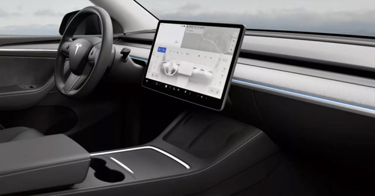 Tesla Model Y introducerar innovativt system för anpassningsbar interiörbelysning